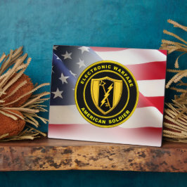 Veteraan van het leger voor elektronische oorlogvo fotoplaat