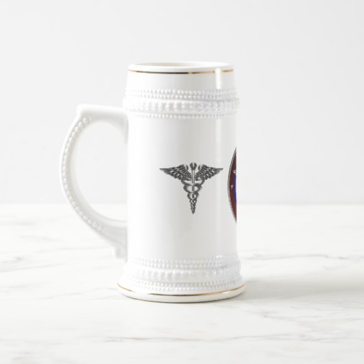 Veteraan van het medisch korps bierpul (Links)