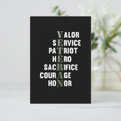 Veteran geeft Happy Veterans Day Support Grafisch RSVP Kaartje (Staand voorkant)