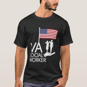 Veteranen groet de vlag ondersteund door VA Social T-shirt