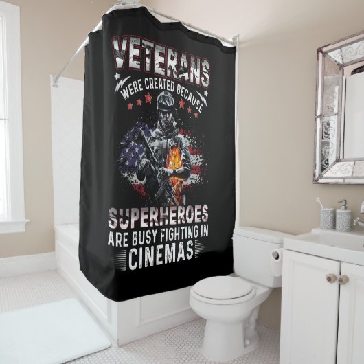 Veteranen omdat superhelden bezig zijn in Cinemas Douchegordijn (In situ)