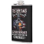 Veteranen omdat superhelden bezig zijn in Cinemas Heupfles (Links)