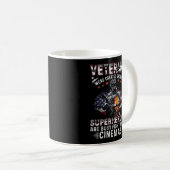 Veteranen omdat superhelden bezig zijn in Cinemas Koffiemok (Voorkant rechts)