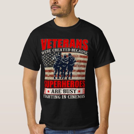 Veteranen omdat superhelden bezig zijn in Cinemas T-shirt (Voorkant)
