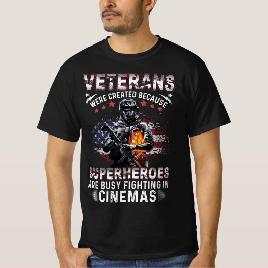 Veteranen omdat superhelden bezig zijn in Cinemas T-shirt (Voorkant)