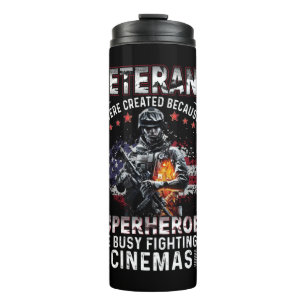 Veteranen omdat superhelden bezig zijn in Cinemas Thermosbeker