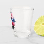 Veteranen tegen de Amerikaanse vlag Trump Shot Glas (Rechts)