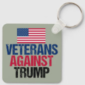 Veteranen tegen de Amerikaanse vlag Trump Sleutelhanger (Achterkant)