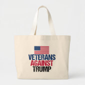 Veteranen tegen Trump Grote Tote Bag (Voorkant)