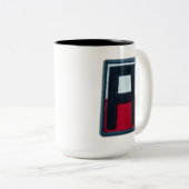 Veteranen van veteranen voor het eerste leger Fort Tweekleurige Koffiemok (Voorkant rechts)