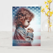 Veterans Day Little American Meisje Bidden Kaart (Gele Bloem)