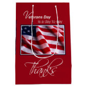 Veterans Day Patriottische Amerikaanse vlag Bedank Medium Cadeauzakje (Achterkant)