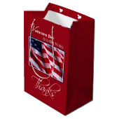 Veterans Day Patriottische Amerikaanse vlag Bedank Medium Cadeauzakje (Achterkant Gekanteld)