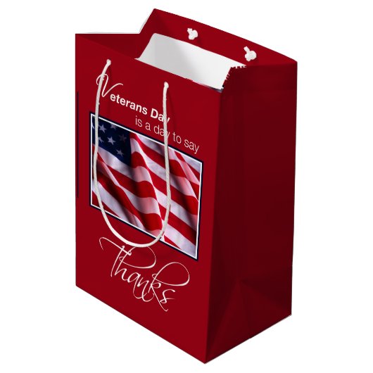 Veterans Day Patriottische Amerikaanse vlag Bedank Medium Cadeauzakje (Achterkant Gekanteld)