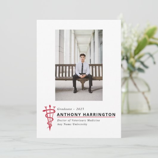 Veterinair Afstuderen Black Red Aankondiging (Staand voorkant)