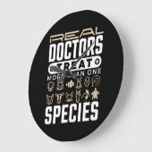 Veterinaire echte artsen behandelen meer dan één s grote klok (Hoek)