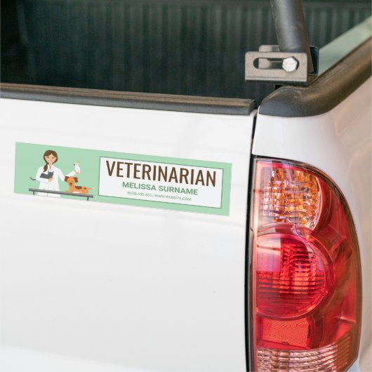 Veterinaire Vrouw en Dieren en aangepaste tekst Bumpersticker (Op Truck)
