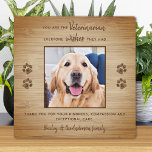 Veterinarian Appreciation Pet Foto bedankt Fotoplaat<br><div class="desc">Zeg 'Dank je' tegen je geweldige dierenarts met een schattige persoonlijke foto van de hond. Je bent de dierenarts..iedereen wil dat ze dat hadden!" Personaliseer de naam van het huisdier en zijn favoriete foto. Deze veeartsenijkundige appreciatie cadeau zal een schat in het belang zijn. COPYRIGHT © 2020 Judy Burrows, Black...</div>