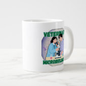 Veterinary Microbiologist – Lab Science Design Grote Koffiekop (Voorkant rechts)