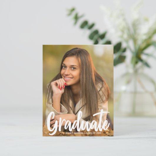 Vetgedrukte Afstuderen foto Modern Script Overlay Aankondiging (Staand voorkant)