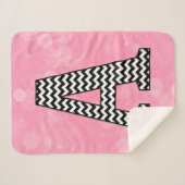 Vetgedrukte Chevron Letter A op Bubblegum Pink Sherpa Deken (Voorkant (horizontaal))