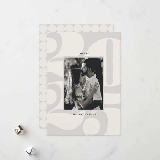 Vetgedrukte cijfers juichen nieuwjaarsfoto toe feestdagenkaart (Voorkant / Achterkant in situ)