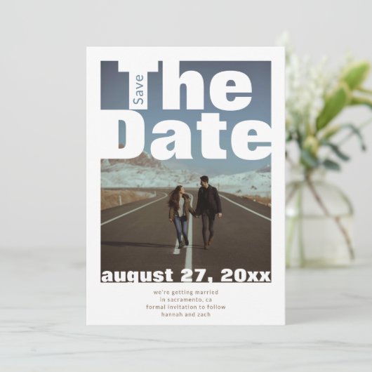 Vetgedrukte enkele foto moderne bruiloft save the date (Staand voorkant)