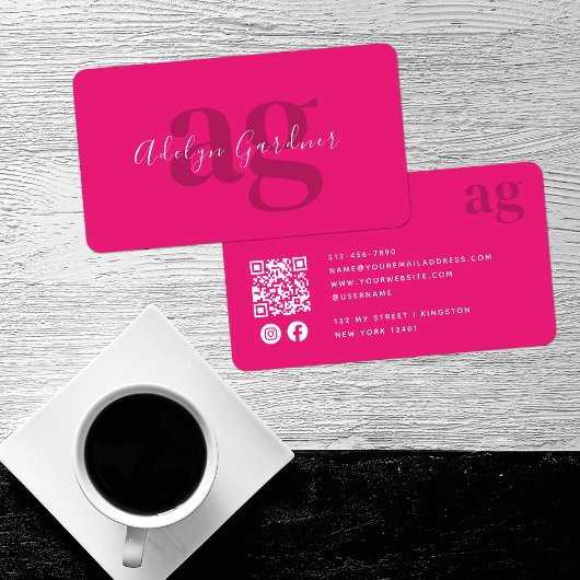 Vetgedrukte QR-code Hot Pink Monogram Script Socia Visitekaartje