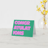 Vetgedrukte Retro Typografie Pink Green Gefelicite Kaart (Gele Bloem)