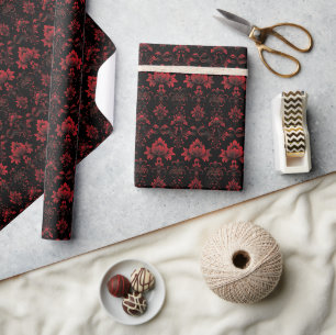 Vetgedrukte Rode Bloemen Damaskpatroon op Zwart Cadeaupapier