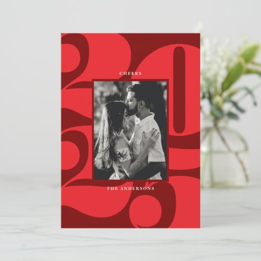 Vetgedrukte rode cijfers juichen nieuwjaarsfoto to feestdagenkaart (Staand voorkant)