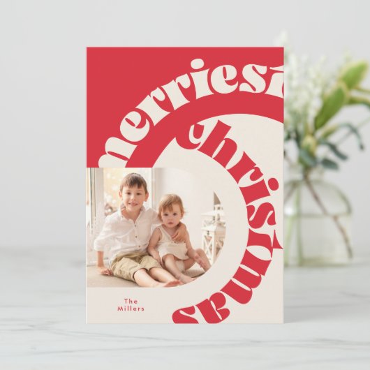 Vetgedrukte rode moderne typografie Christmas One  Feestdagenkaart (Staand voorkant)