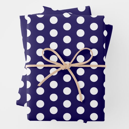 Vetgedrukte witte Polka Dots op Navy Blue Inpakpapier Vel (In situ)