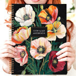 Vetgeverfde Poppy Floral Aangepaste naam Planner<br><div class="desc">Dit prachtige ontwerp is voorzien van een levendige opstelling van beschilderde papaverbloemen in tinten rood, sinaasappel, roze en crème, tegen een gedurfde zwarte achtergrond. De gestructureerde penseelstreken geven het een handgeschilderde look, terwijl het strakke naambord een gepersonaliseerde touch toevoegt. Ideaal voor professionals, studenten of iedereen die van kunstzinnige design houdt....</div>