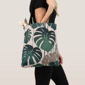 Vetgroene Monstera laat tropisch Oerwoud achter Tote Bag (Dichtbij)