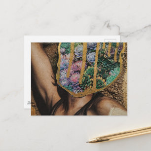 Vetplant vrouw in woestijn surreële collage kunst briefkaart
