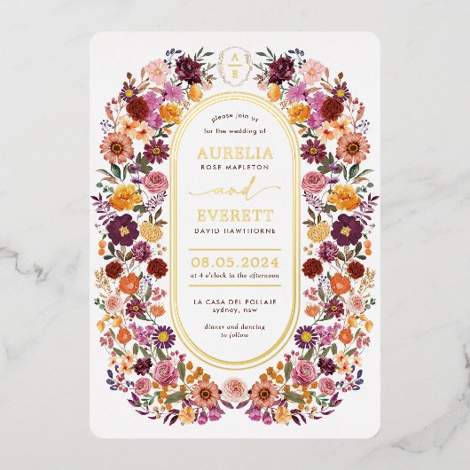 Vette Herfst Wildflowers Monogram Crest Wedding Folie Uitnodiging (Voorkant)