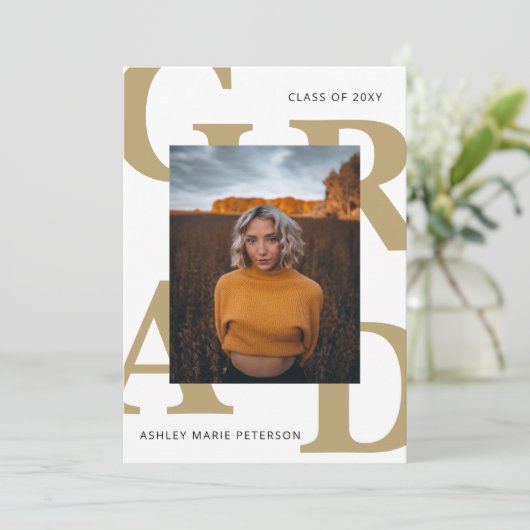 Vette letters Classy Photo Afstuderen Invitation Kaart (Staand voorkant)