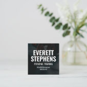 Vette moderne trainer voor zwarte en witte fitness vierkante visitekaartje (Staand voorkant)