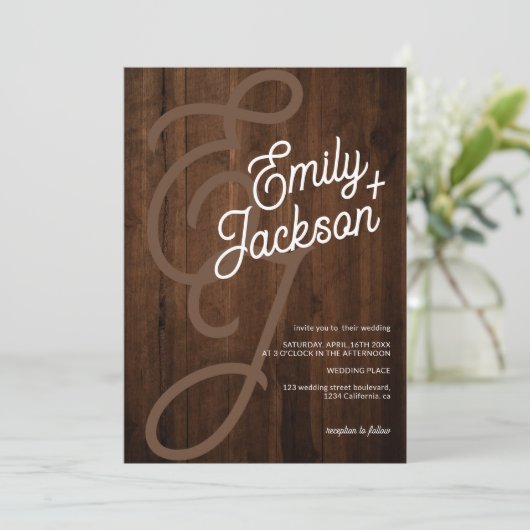 Vette monogram namen rustig hout qr code bruiloft kaart (Staand voorkant)