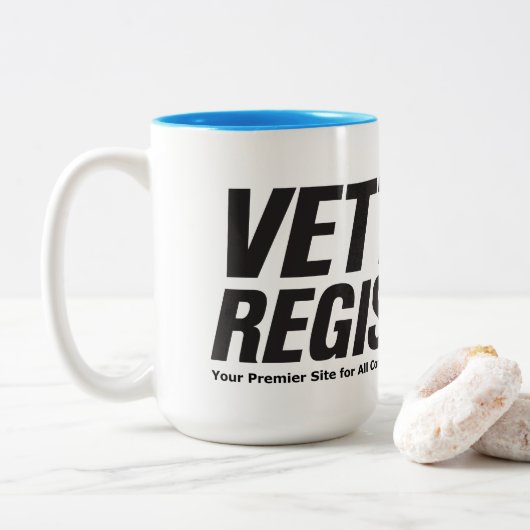 Vette Registry Two-Tone 15oz keramische mok (Met donut)