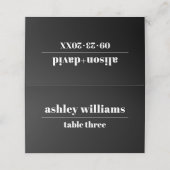 Vette typografie zwart-wit bruiloft plaatskaartje (Buitenkant ongevouwen)