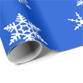 Vetwitte sneeuwvlokken op Bright Royal Blue Holida Cadeaupapier (Rol Hoek)