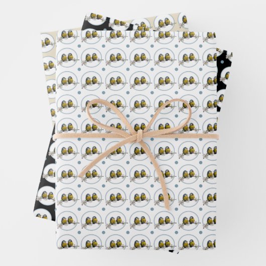 Vezelvogels op een kersenbloesems inpakpapier vel (In situ)