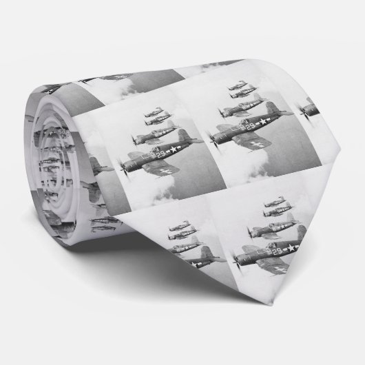 VF-17 F4U4 CORSAIRS STROPDAS (Opgerold)