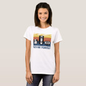 VHS Never Forget Cassette Tape 80s Retro T-shirt (Voorkant volledig)