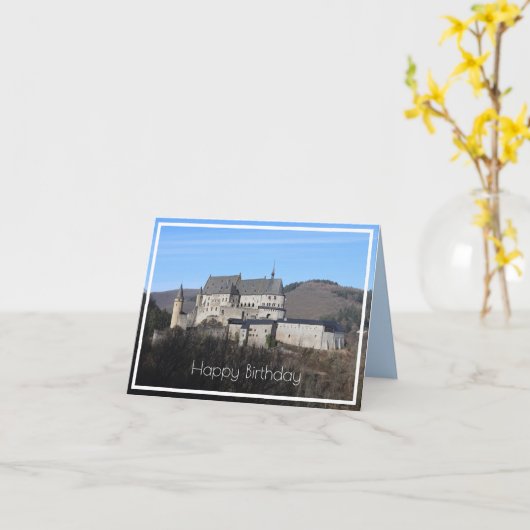 Vianden Castle Winter Uitzicht, Luxemburg, jarig Kaart (Gele Bloem)