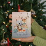 Vibe Winter Wonderland Kerst Kaart<br><div class="desc">Dit ontwerp is gevuld met kleur en de vrolijke  sfeer van een winterwonderland: kerst wilde dieren,  schattige biedingen,  met elegante typografie.</div>