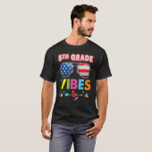 Vibes in de vijfde klas Kind student terug naar sc T-shirt (Voorkant volledig)