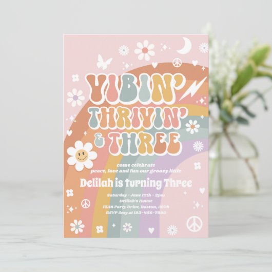 Vibin' Thrivin' en Drie Groovy 3de verjaardag Kaart (Staand voorkant)